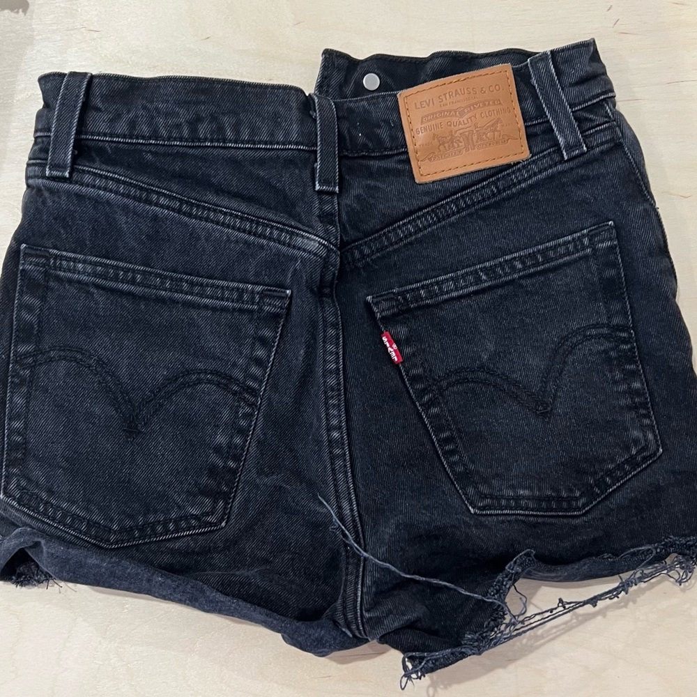 Levi’s ribcage short